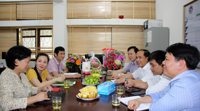  Giáo sư Nguyễn Thị Kim Oanh (Viện Công nghệ Châu Á,  Thái Lan) thăm và làm việc với Viện Công nghệ Hóa Sinh – Môi trường về đào tạo ngành Khoa học Môi trường